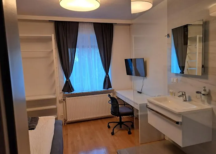 Flataid Gaestehaus Graschi - Gutes Und Guenstiges Einzelzimmer - Steinbergstrasse 格拉茨